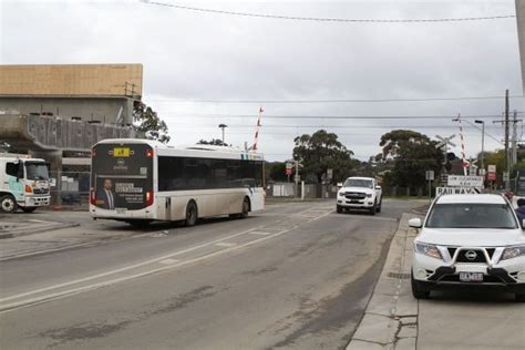 Morwell to Narre Warren, Melbourne with public transportation